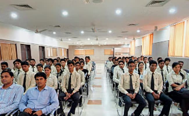 united-group-of-institutions-ugi-classroom-0001-layer-2-classroom