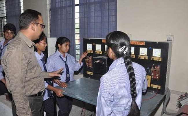 yagyavalka-institute-0000-layer-2-classroom