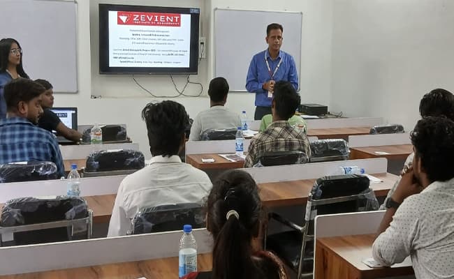 zevient-institute-of-management-3-classroom