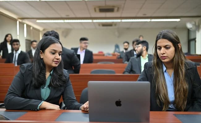 Adani Institute, Ahmedabad Classroom 2.webp