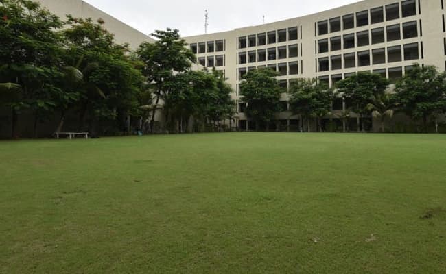 Adani Institute, Ahmedabad Ground 1.webp
