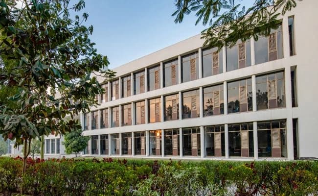 Adani Institute, Ahmedabad Infra 1.webp