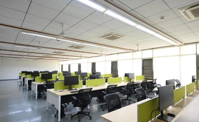 Adani Institute, Ahmedabad Labs 1.webp