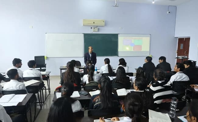 LBSITM, Indore Classroom 5.webp