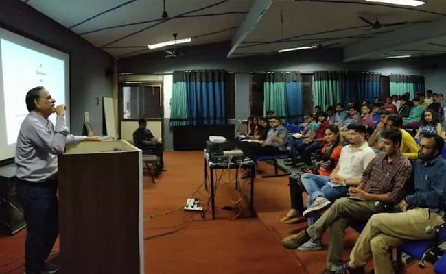 SSIU, Ahmedabad Classroom 2.webp