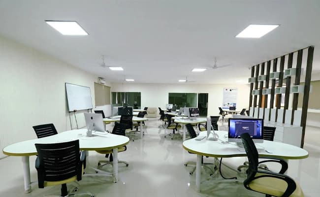 SSIU, Ahmedabad Labs 3.webp