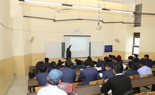 UPES, Dehradun Classroom 5.webp