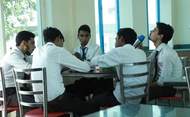 01-cafeteria-2