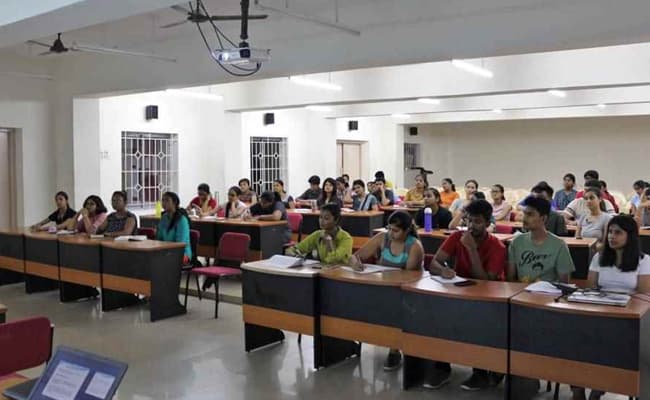 tamil-nadu-national-law-university-tnnlu-tiruchirappalli-classroom-0004-layer-1-classroom