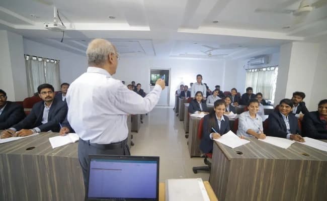 IIAM, Vishakhapatnam Classroom 2.webp