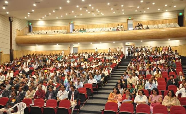shri-sant-gajanan-maharaj-college-of-engineering-ssgmce-0002-class2-classroom