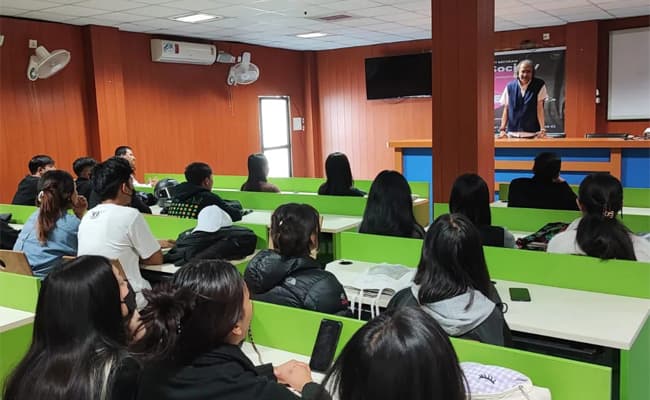1-0005-classroom-classroom-5