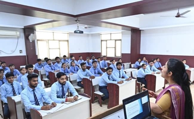 classroom-classroom-38