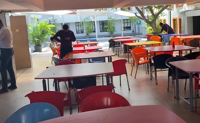 Cafeteria 3.webp