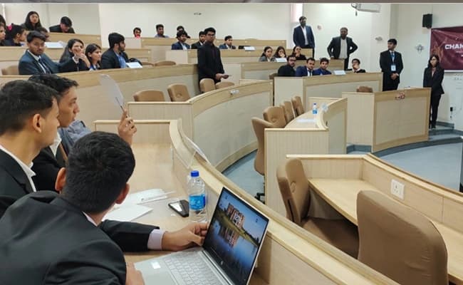 IMT Hyderabad Classroom 2.webp