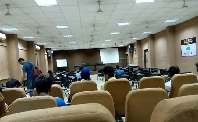 GLBIMT, Greater Noida Classroom 1.webp