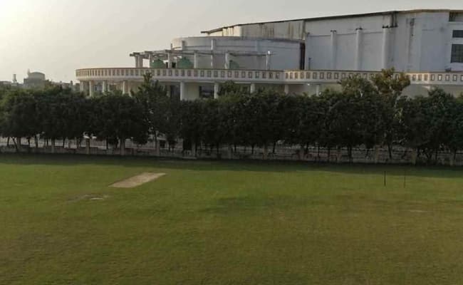 dr-ram-manohar-lohiya-national-law-university-rmlnlu-lucknow-ground-court-0001-layer-4-ground
