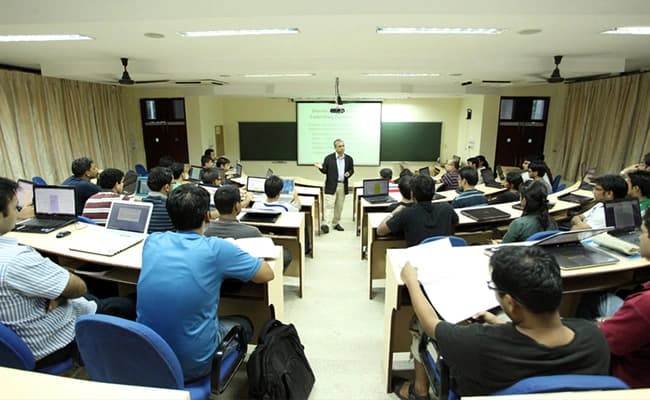 XLRI, Gurgaon Classroom 1.webp