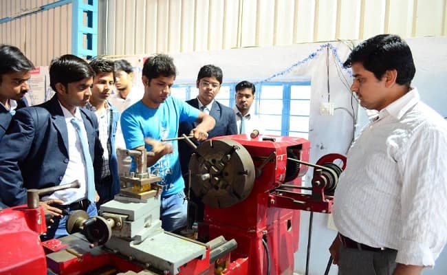 UEM, Kolkata Labs 4.webp