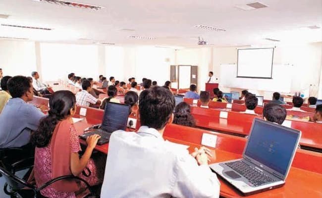 SCMS, Kochi Classroom 5.webp