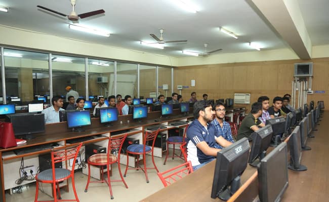 niet-campus-powered-by-sunstones-edge-classroom-0002-layer-1-classroom