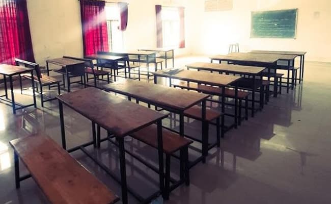 9-0002-class-classroom-2