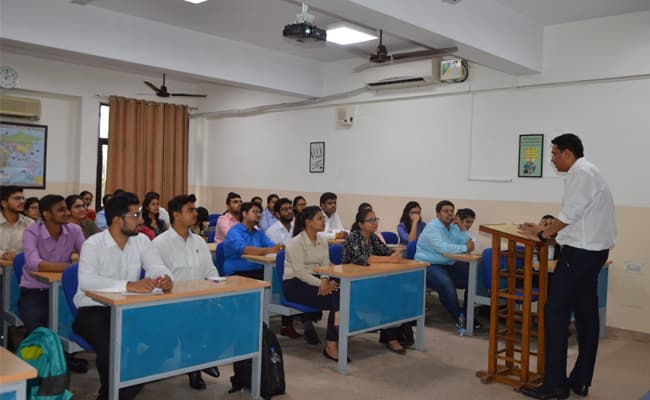 jagan-institute-of-management-studies-jims-0009-class-classroom