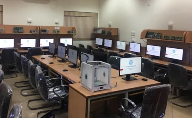 1-0005-class-classroom