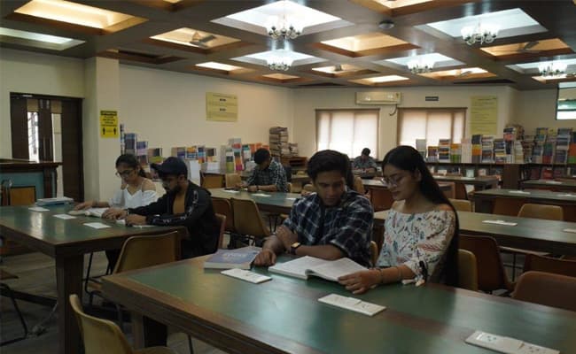 jagan-institute-of-management-studies-jims-0007-class-classroom