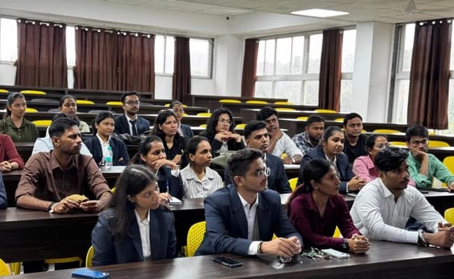MIBM, Pune Classroom 2.webp