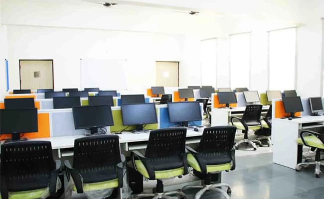 1-0004-layer-1-classroom-122