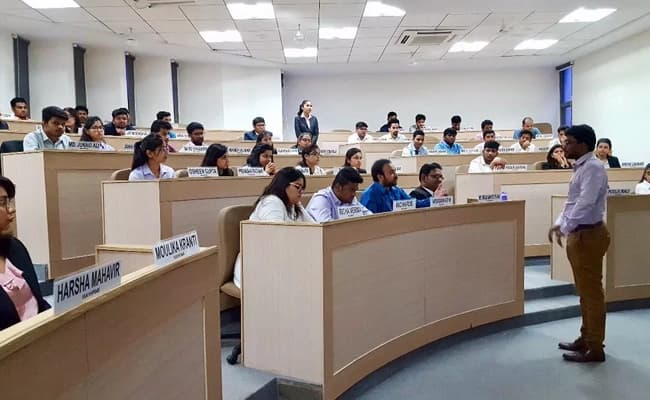 IMT Hyderabad Classroom 4.webp