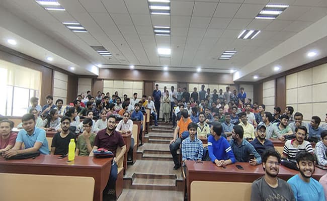 33-0001-class-classroom