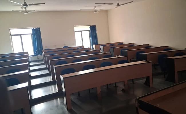 Amity University, Gurgaon Classroom 5.webp