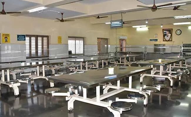 cafeteria-4-cafeteria-7