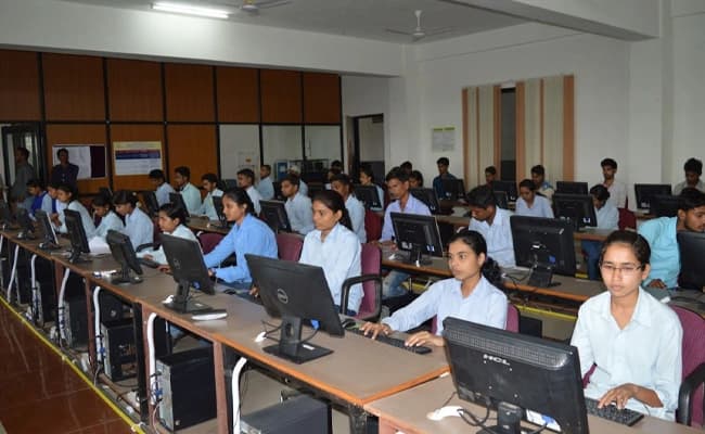 SRU, Raipur Labs 1.webp