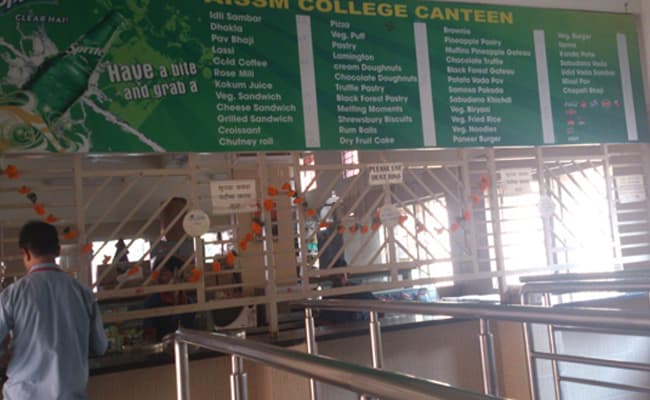 1-0002-layer-3-cafeteria-86