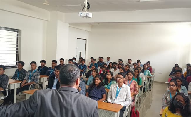 1-0003-layer-2-classroom-126