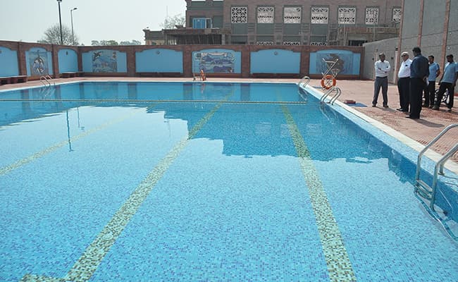 1-0001-1947421385swimmingpool-ground