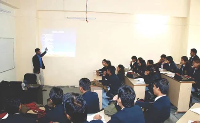IIBR, Pune Classroom 5.webp