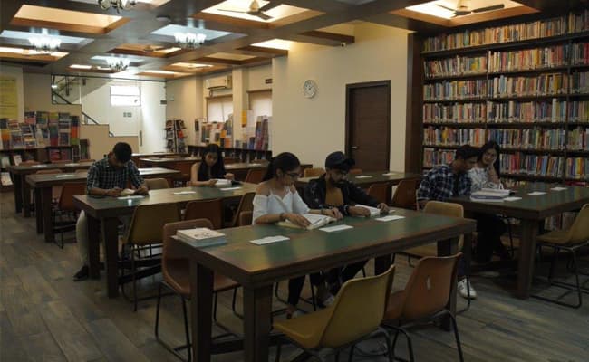 jagan-institute-of-management-studies-jims-0006-class-classroom