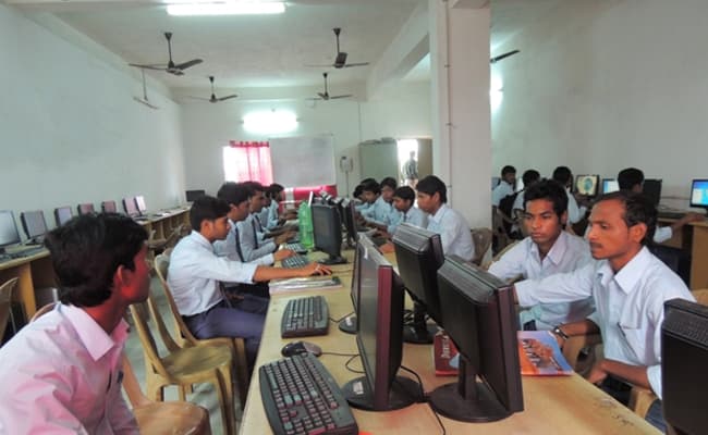 1-0004-layer-1-classroom-149