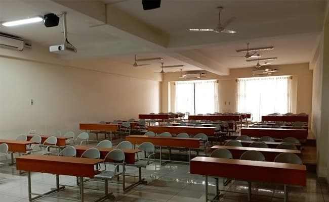 1-0000-layer-5-classroom-116