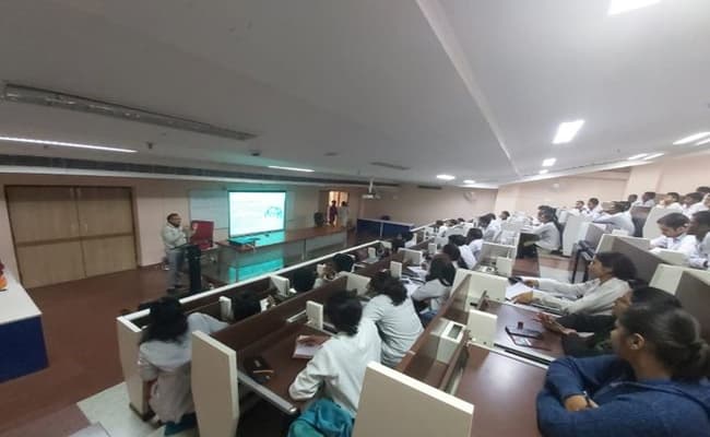 gallery-0002-class3-classroom-56