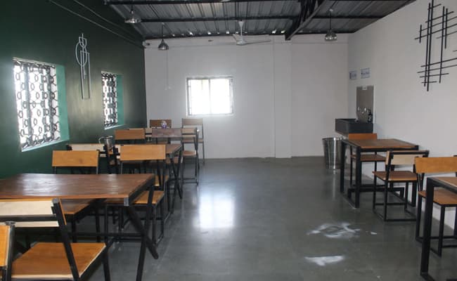 jawaharlal-darda-institute-of-engineering-and-technology-jdiet-classroom-0000-layer-4-classroom