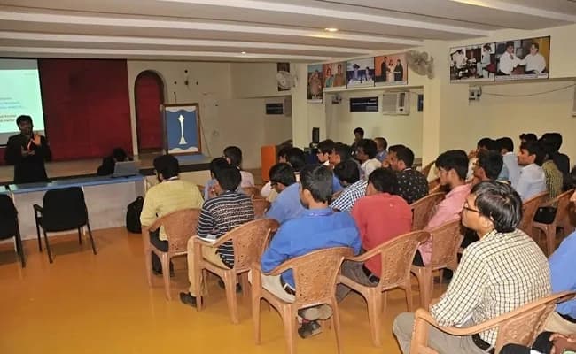 VelTech University, Chennai Classroom 1.webp