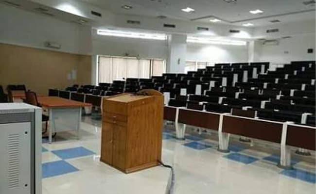 4-0014-classroom-classroom-2