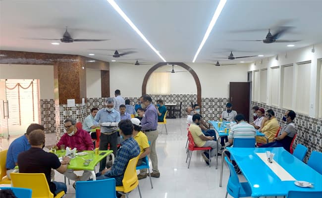 1-0000-layer-3-cafeteria-8