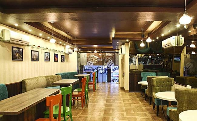 1-0002-layer-3-cafeteria-68
