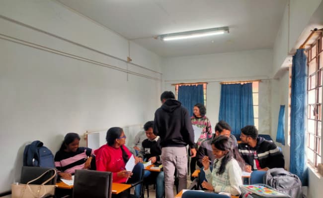 1-0004-layer-1-classroom-96